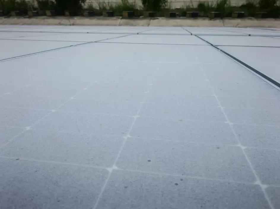 光伏清洗前-webp